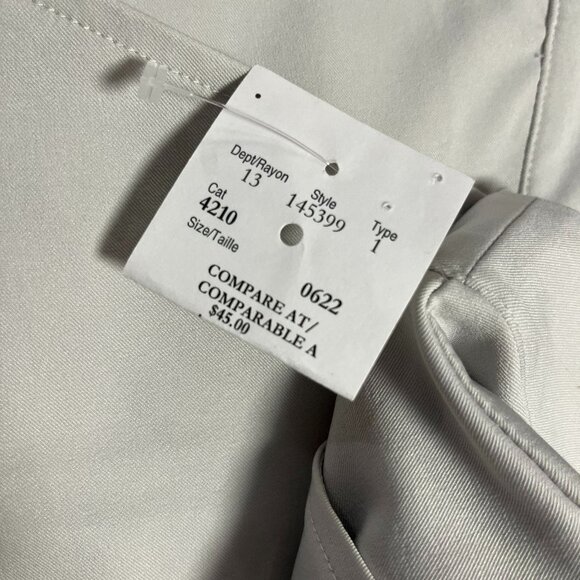 Nine & Nine Women's Solid Fashion 11 Inch Golf Short - Size 2 - NWT - Picture 3 of 4